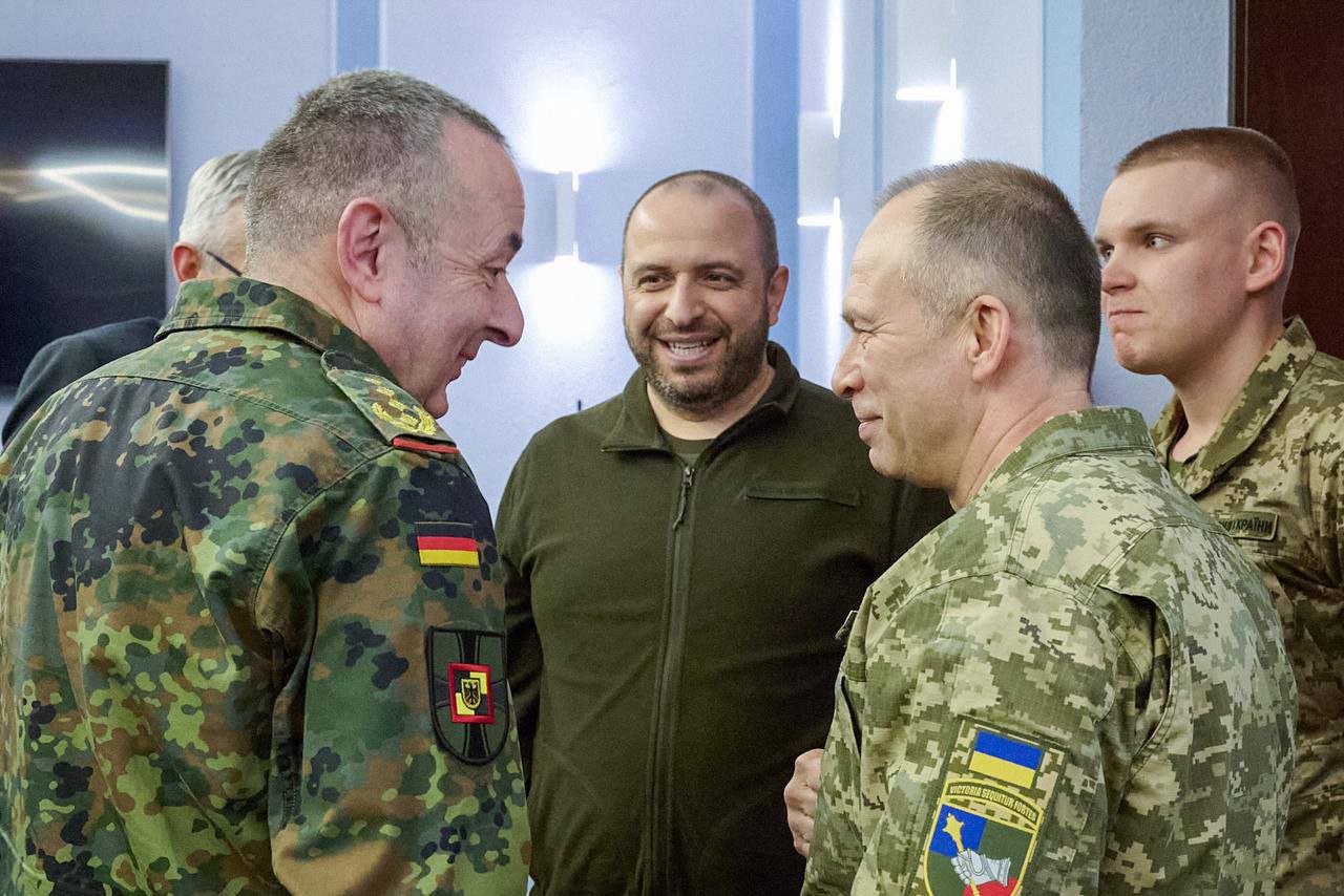 Немецкие генералы встретились с новым главкомом Сырским. Фото: Bild